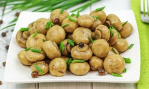 طرز تهیه ترشی قارچ بند انگشتی 6 ترشی قاارچ