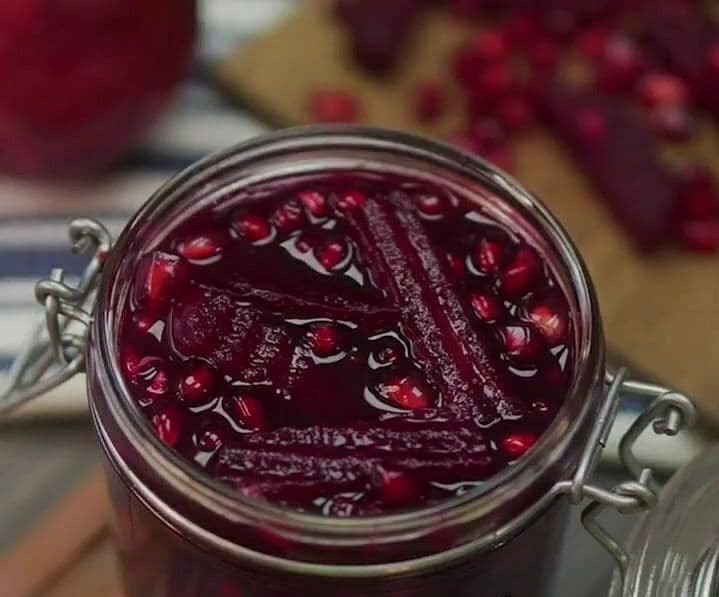 Pickled labo and pomegranate
