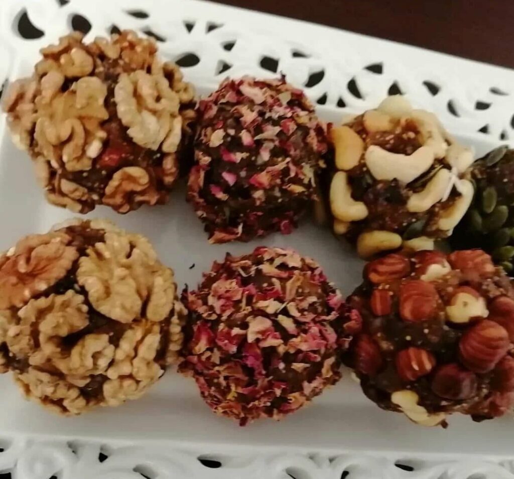 طرز تهیه حلوا خرمایی 6 طرز تهیه حلوا خرمایی
