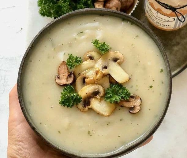 سوپ جو مجلسی با شیر و قارچ