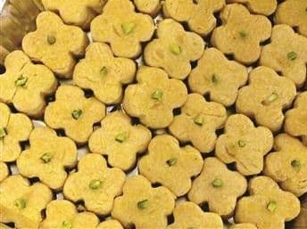 طرز تهیه شیرینی نخودچی به سبک قنادی