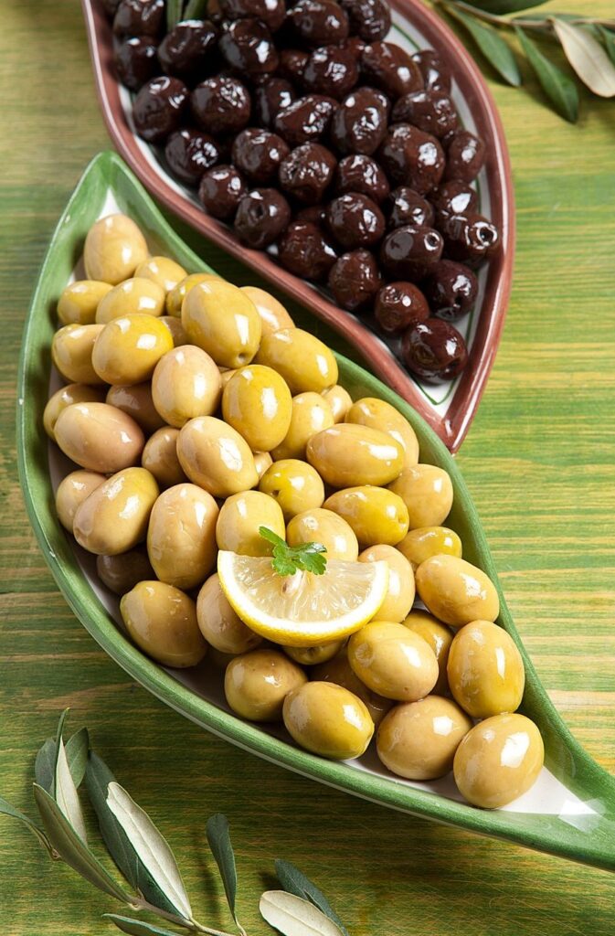 طرز تهیه ترشی زیتون حرفه ای با سرکه