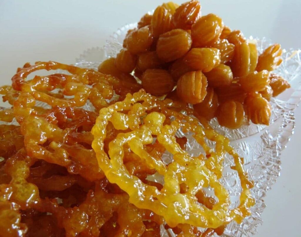 طرز تهیه زولبیا ترد و کم شیرین(بدون مخمر ) 5 طرز تهیه زولبیا ترد و کم شیرین