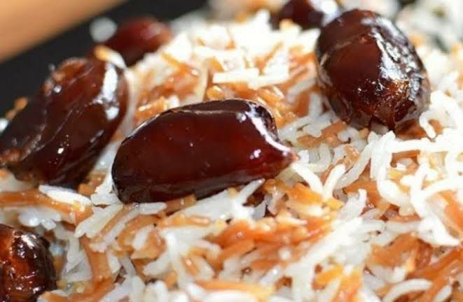 طرز تهیه خرما پلو مجلسی مقوی 2 طرز تهیه خرما پلو مجلسی