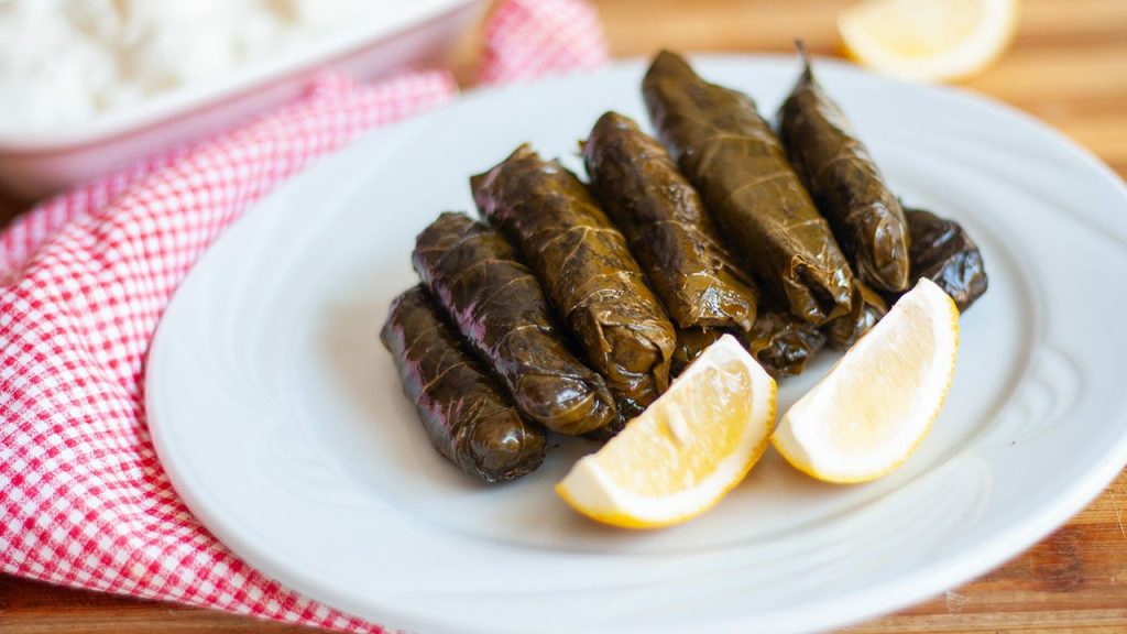 طرز تهیه دلمه برگ مو 4 طرز تهیه دلمه برگ مو