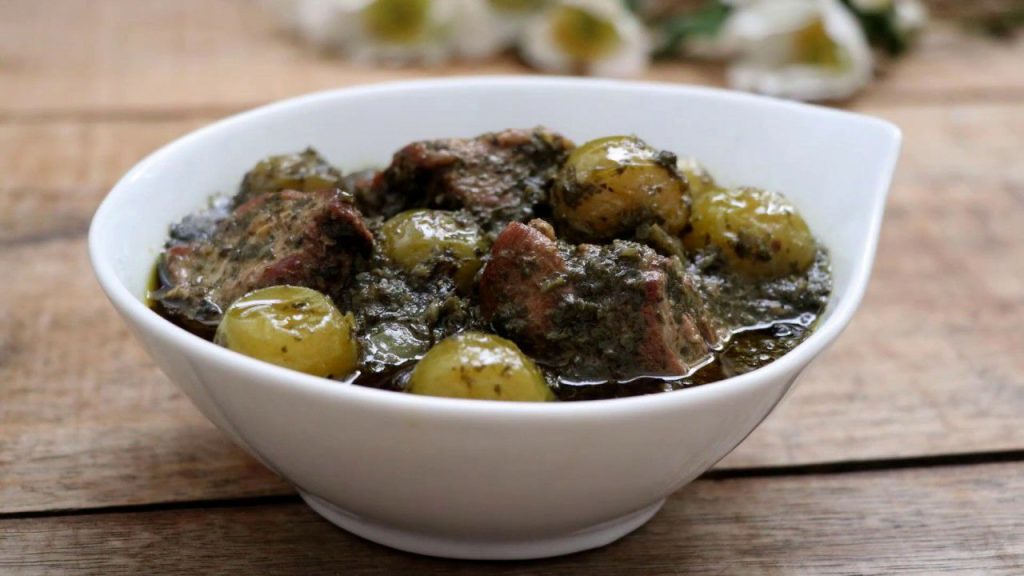 بهترین روش پخت خورش نعنا جعفری با گوجه سبز 2 بهترین روش پخت خورش نعنا جعفری با گوجه سبز
