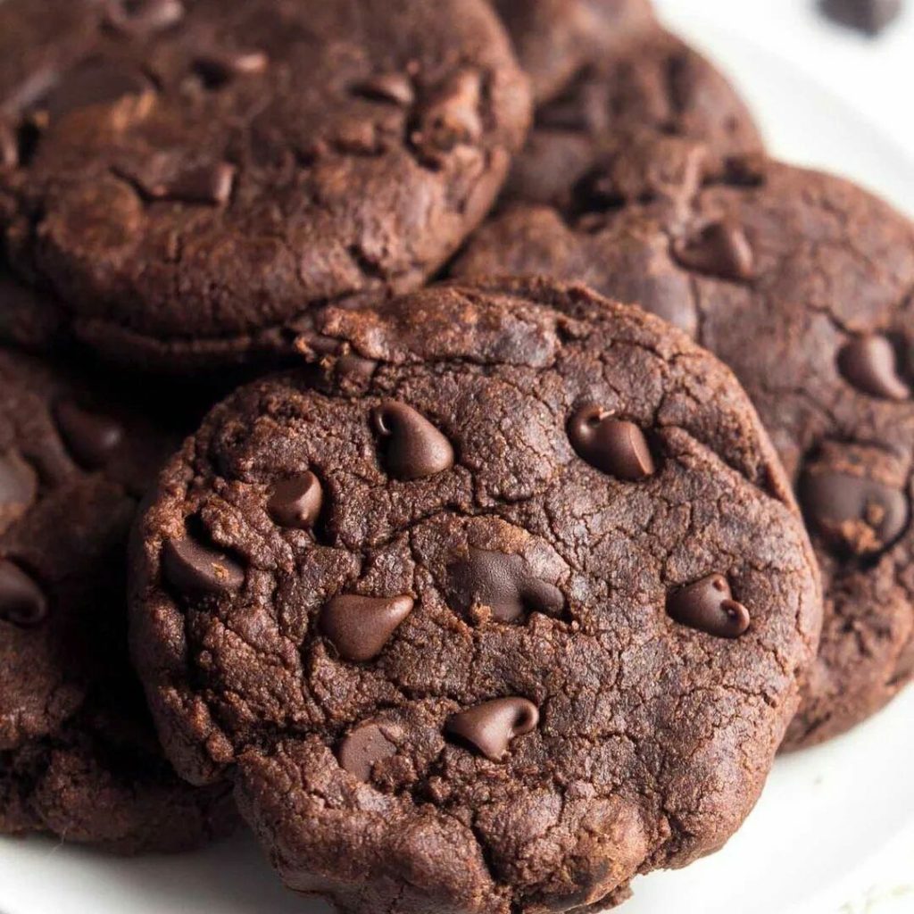 طرز تهیه کوکی شکلاتی ترد و خوشمزه 4 طرز تهیه کوکی شکلاتی ترد و خوشمزه